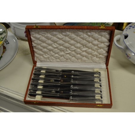 (n-5135) 12 tk lauanugade komplekt karbis