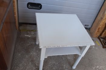 (10-798) Valge diivanilaud 2