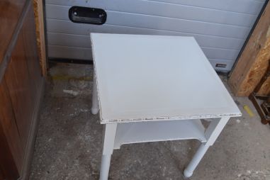 (10-798) Valge diivanilaud