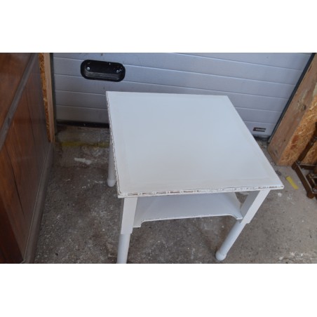 (10-798) Valge diivanilaud