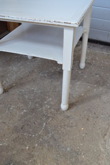 (10-798) Valge diivanilaud