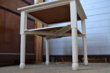 (10-798) Valge diivanilaud