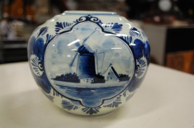 (n-5222) Delft-Blau käsitsimaalitud vaas