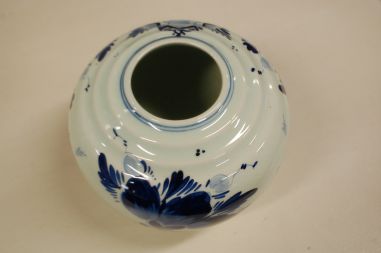 (n-5222) Delft-Blau käsitsimaalitud vaas