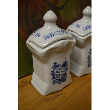 (n-5228) Sibulamustriga maitseainetoosid 4 tk komplektis