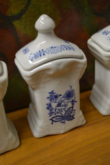 (n-5228) Sibulamustriga maitseainetoosid 4 tk komplektis