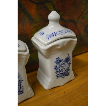 (n-5228) Sibulamustriga maitseainetoosid 4 tk komplektis