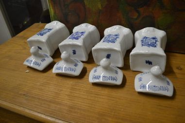 (n-5228) Sibulamustriga maitseainetoosid 4 tk komplektis