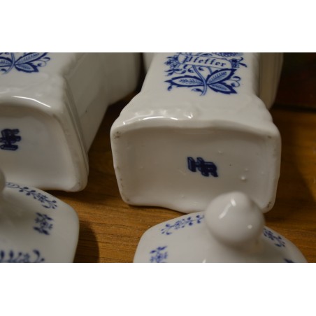 (n-5228) Sibulamustriga maitseainetoosid 4 tk komplektis