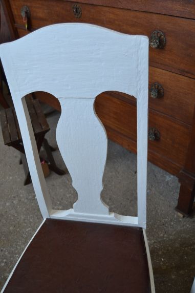 (L-265) valged toolid, 2 tk komplektis