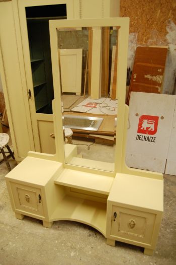 (M-3) MASSPRODUKT A/S Tallinn  peegliga kapp