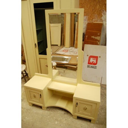 (M-3) MASSPRODUKT A/S Tallinn  peegliga kapp