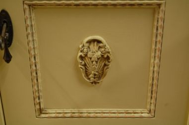 (M-3) MASSPRODUKT A/S Tallinn  peegliga kapp