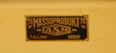 (M-3) MASSPRODUKT A/S Tallinn  peegliga kapp