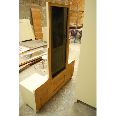 (M-3) MASSPRODUKT A/S Tallinn  peegliga kapp