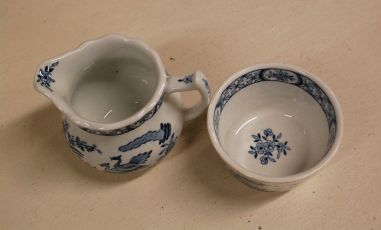 (n-5301/9)  Furnivals Limited Old Chelsea Rd nr 647812, koorekann ja suhkrukauss