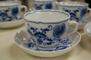 (n-5326/2)  Original Bohemia sibulamustriga kohvitassid, 6tk 2