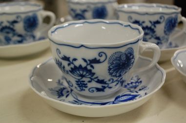 (n-5326/2)  Original Bohemia sibulamustriga kohvitassid, 6tk