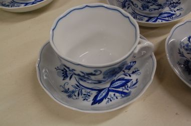 (n-5326/2)  Original Bohemia sibulamustriga kohvitassid, 6tk