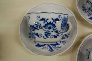 (n-5326/2)  Original Bohemia sibulamustriga kohvitassid, 6tk