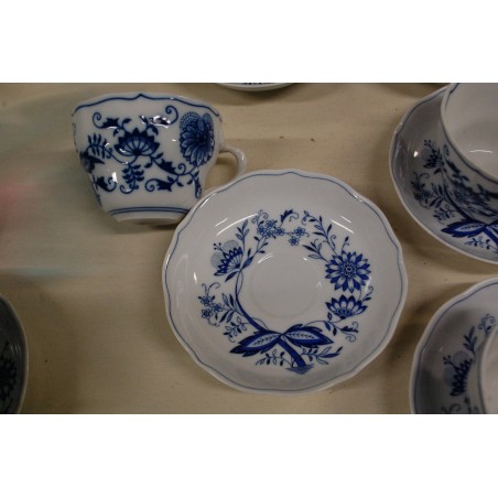 (n-5326/2)  Original Bohemia sibulamustriga kohvitassid, 6tk