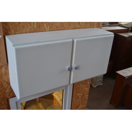 (9-546) Valge seinakapp