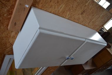 (9-546) Valge seinakapp