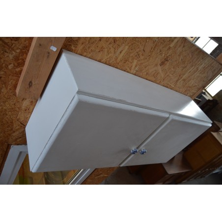 (9-546) Valge seinakapp