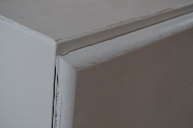 (9-546) Valge seinakapp