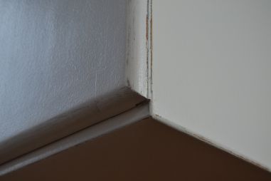 (9-546) Valge seinakapp