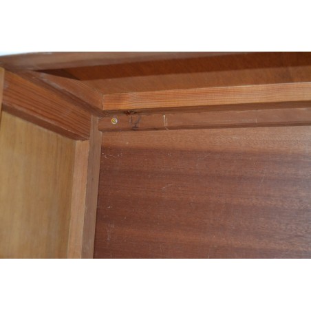 (9-546) Valge seinakapp