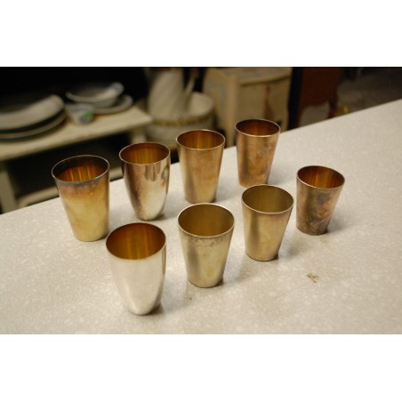 (n-500/1) Metallist topkad, karikad 8 tk (n-500/1) Metallist topkad, karikad 8 tk