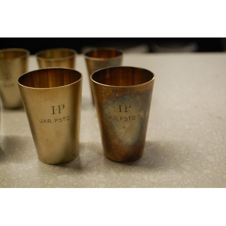 (n-500/1) Metallist topkad, karikad 8 tk (n-500/1) Metallist topkad, karikad 8 tk