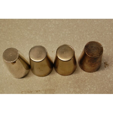 (n-500/1) Metallist topkad, karikad 8 tk (n-500/1) Metallist topkad, karikad 8 tk