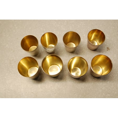 (n-500/1) Metallist topkad, karikad 8 tk (n-500/1) Metallist topkad, karikad 8 tk