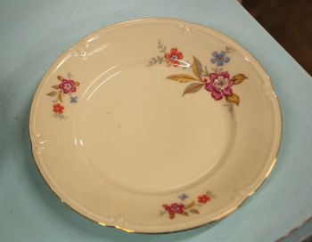 (n-3150/3) Kreemikad salatitaldrikud, 4tk 2