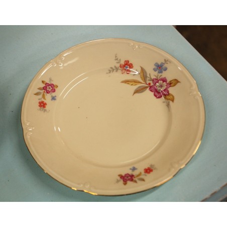 (n-3150/3) Kreemikad salatitaldrikud, 4tk (n-3150/3) Kreemikad salatitaldrikud, 4tk