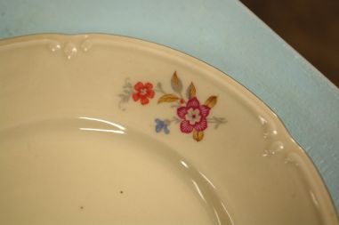 (n-3150/3) Kreemikad salatitaldrikud, 4tk