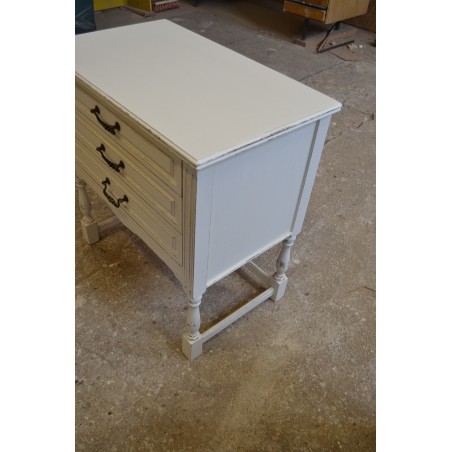 (n-5014) 3 sahtliga valge kummut