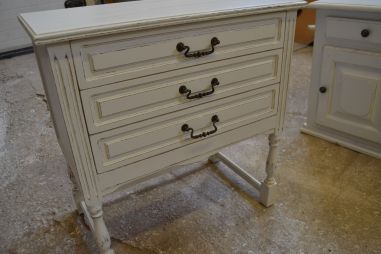 (n-5014) 3 sahtliga valge kummut