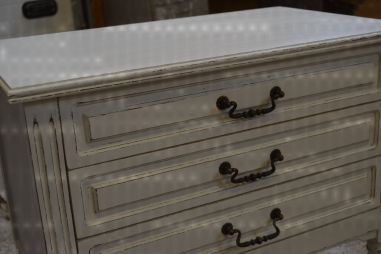 (n-5014) 3 sahtliga valge kummut