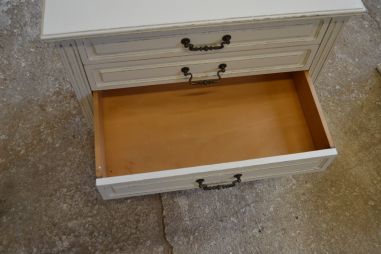 (n-5014) 3 sahtliga valge kummut