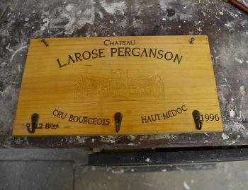 (n-2873/5) Vanast veinikasti otsast köögirätiku nagi 2