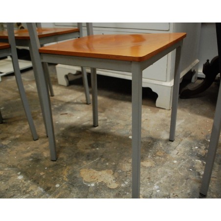 (L-361) Metallraamis toolid 4tk