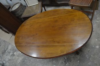 (L-372) Lapitavate lisaplaatidega suurem ovaalne diivanilaud 2