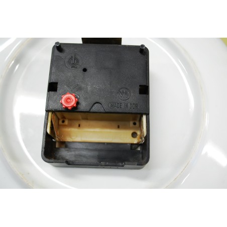 (n-5638) Jlmenau, sibulamustriga portselanist seinakell