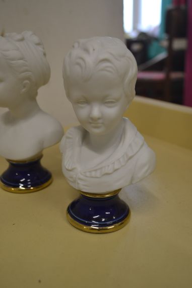 (n-5646) Biskviitportselanist kujude paar