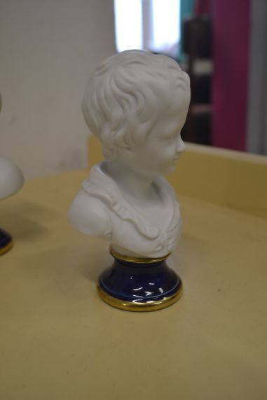 (n-5646) Biskviitportselanist kujude paar