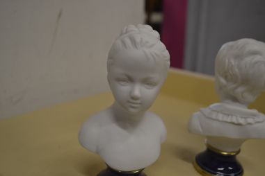 (n-5646) Biskviitportselanist kujude paar