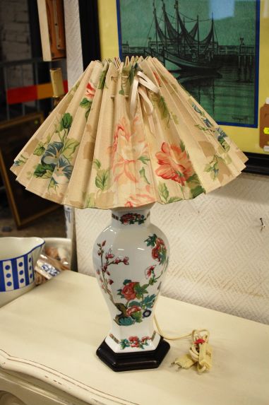 (n-5657) Limoges, kõrge lilleline laualamp